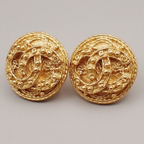 CHANEL CC Logo Round Button Earrings 04A Clip-On Gold GHW France - Picture 1 of 12